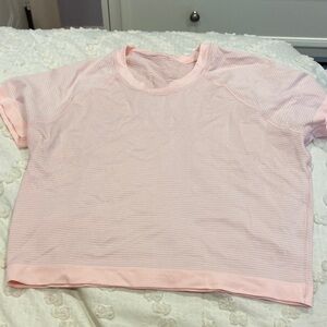 Lululemon cropped tee